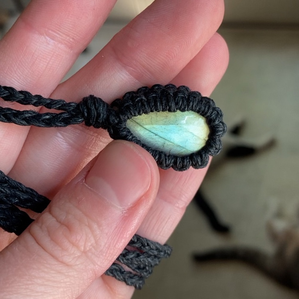 Labradorite macrame necklace - Picture 4 of 7